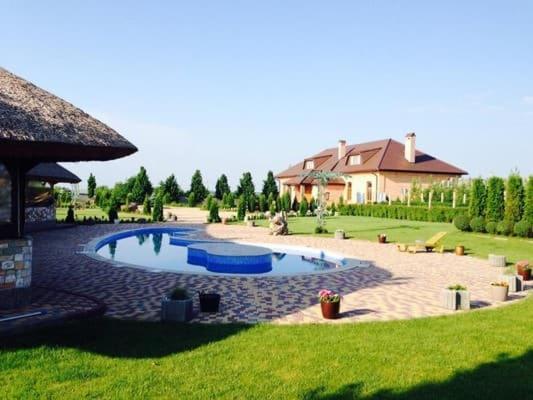 Maetok Country Club Hotel Petrove ภายนอก รูปภาพ