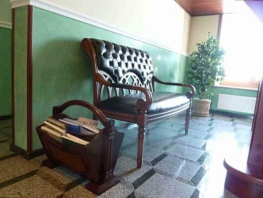 Maetok Country Club Hotel Petrove ภายนอก รูปภาพ